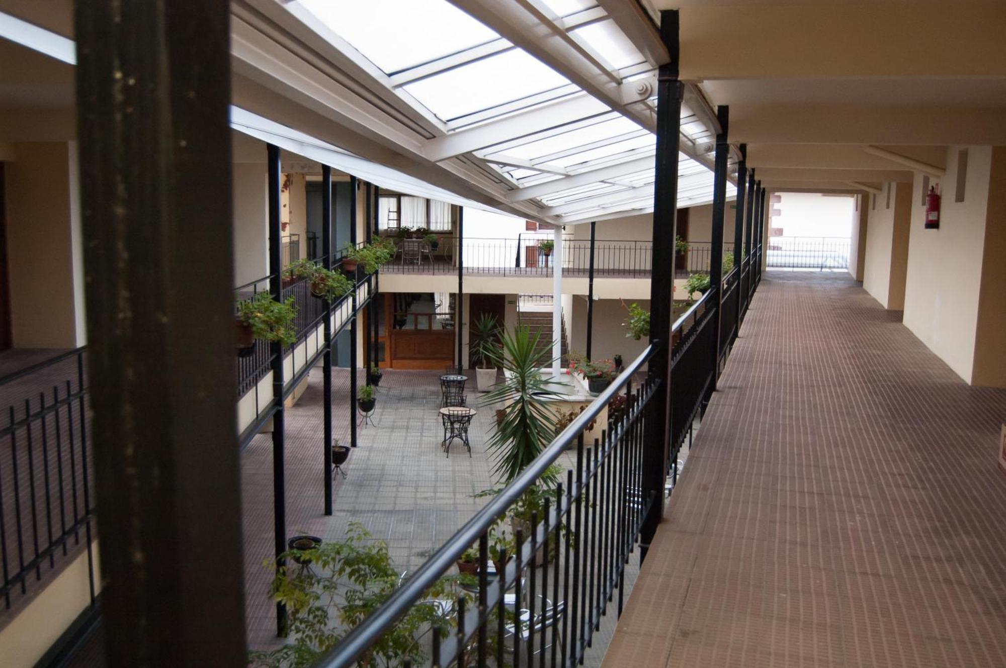 Hotel Urgain Oronoz-Mugaire Kültér fotó