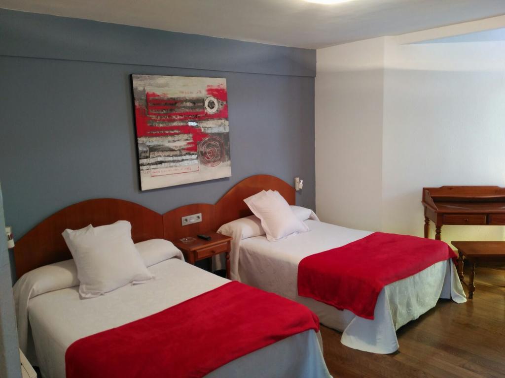 Hotel Urgain Oronoz-Mugaire Kültér fotó